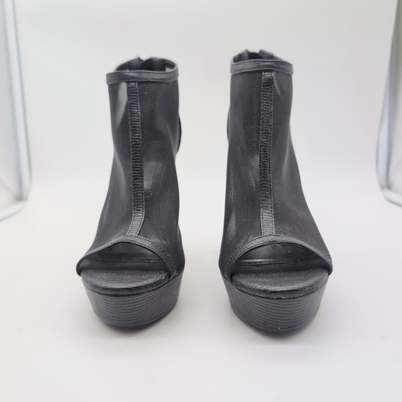 Jules Throwback Sz 6 Black Elegant High Heels with Peep-Toe Design By JF - Picture 2 of 9